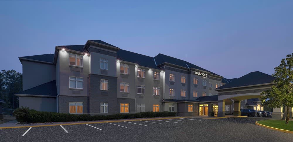 Four Points by Sheraton Barrie 1