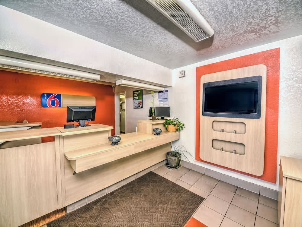 Motel 6 Colorado Springs, CO – South/Metro Area 1