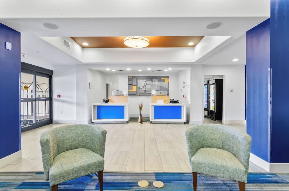 Holiday Inn Express & Suites MOUNT AIRY by IHG 2