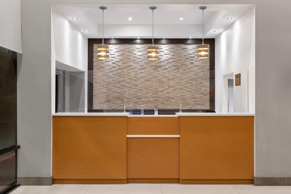 Travelodge Inn & Suites by Wyndham Anaheim on Disneyland Dr 2