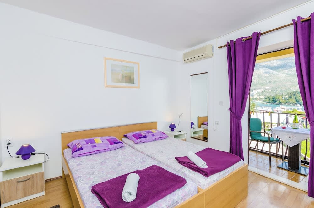 Apartments & Rooms Mihajica 1