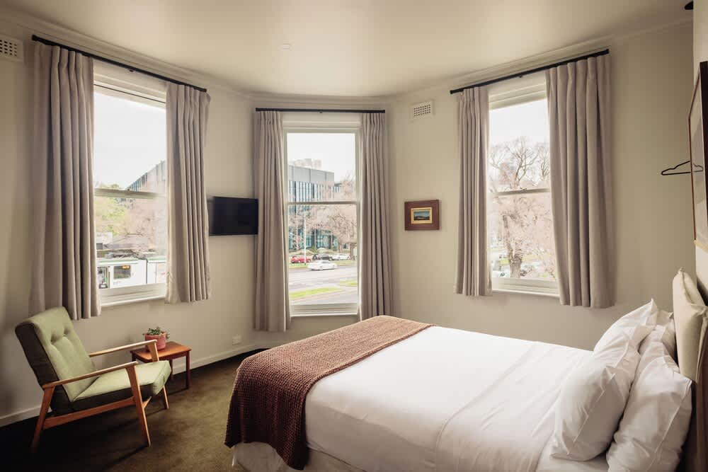 Naughtons Hotel 2