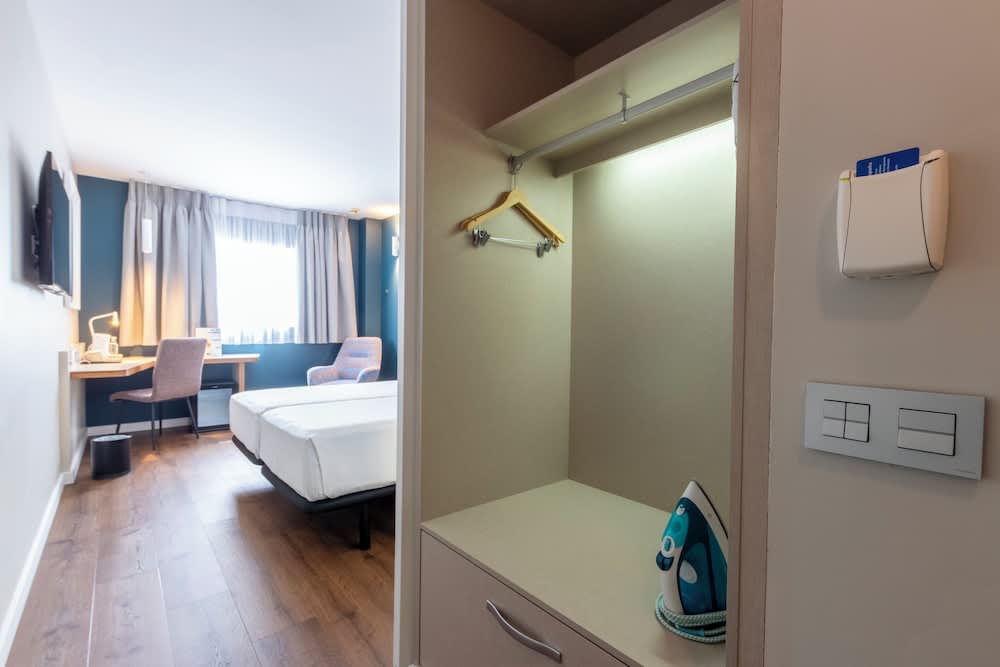Travelodge Malaga Airport 2