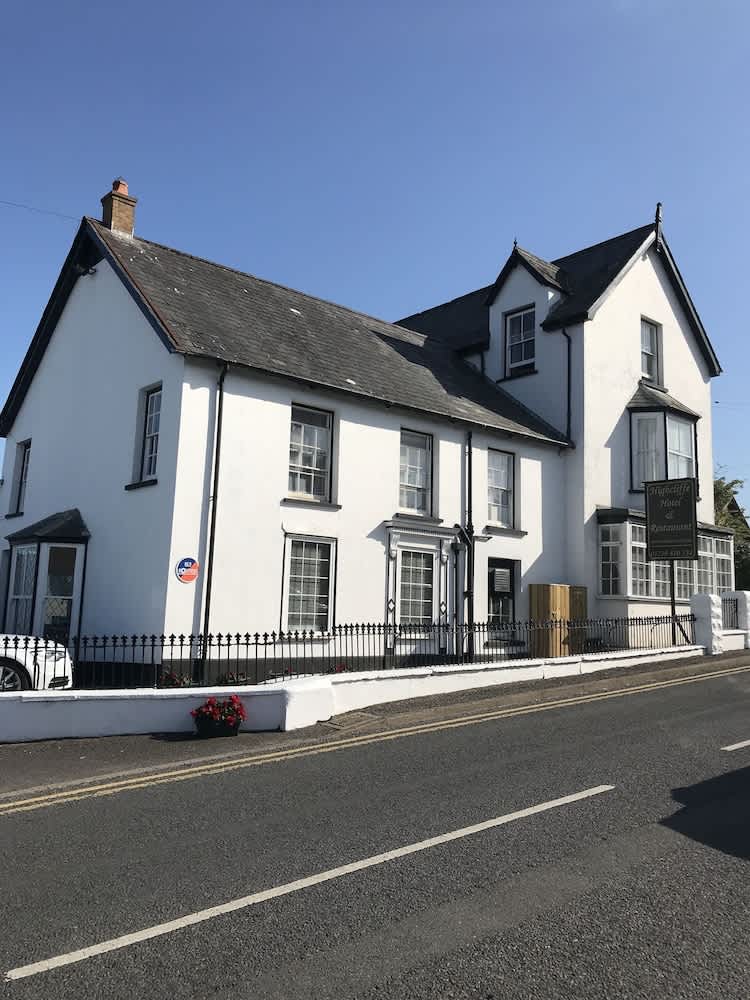 Rooms at The Highcliffe 1