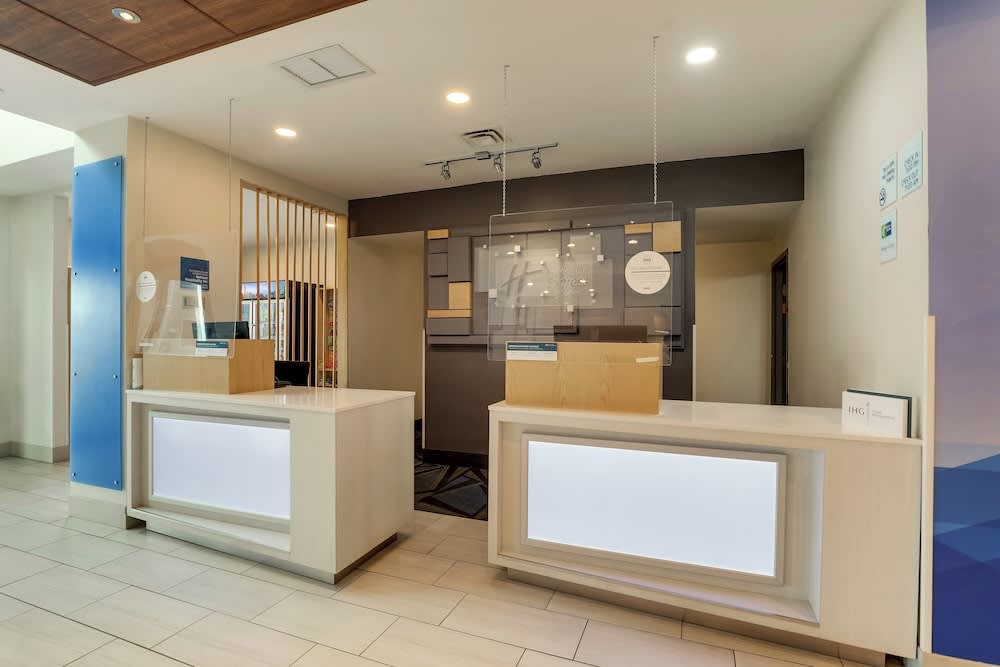 Holiday Inn Express & Suites BRYAN-MONTPELIER by IHG 1