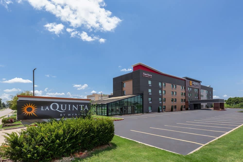 La Quinta by Wyndham Springdale 1