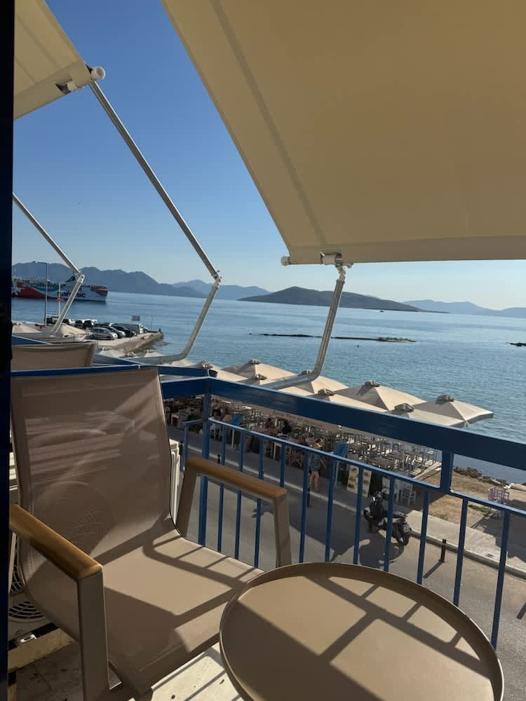 Hotel Avra 1