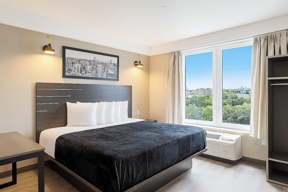 LIV Hotel Bronx - Newly Built 1