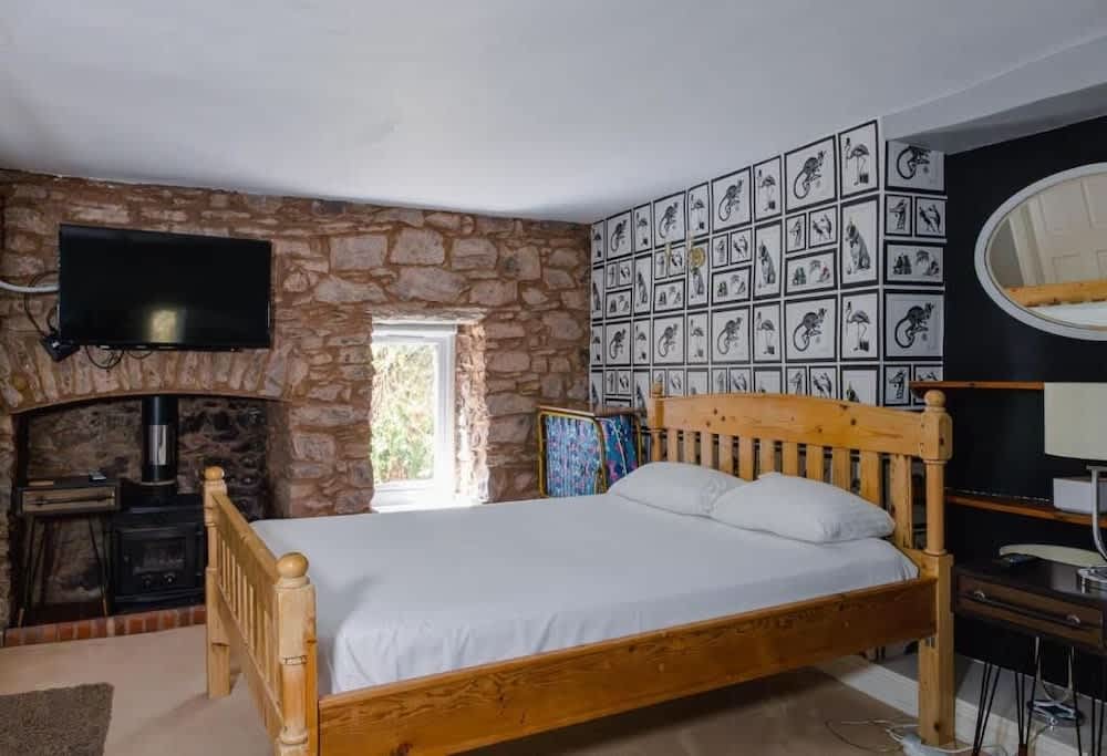 The Rock Inn Hotel (Pub & Restaurant) 2