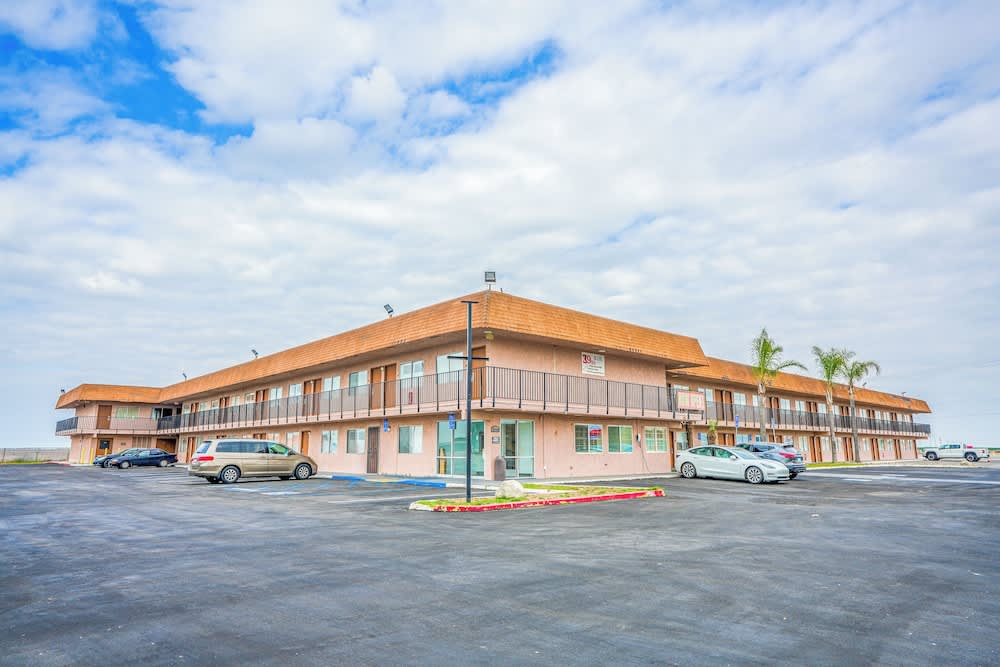 Economy Inn Buttonwillow Bakersfield I-5 1