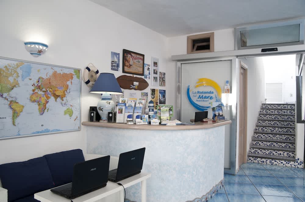 Residence Hotel La Rotonda Sul Mare 2