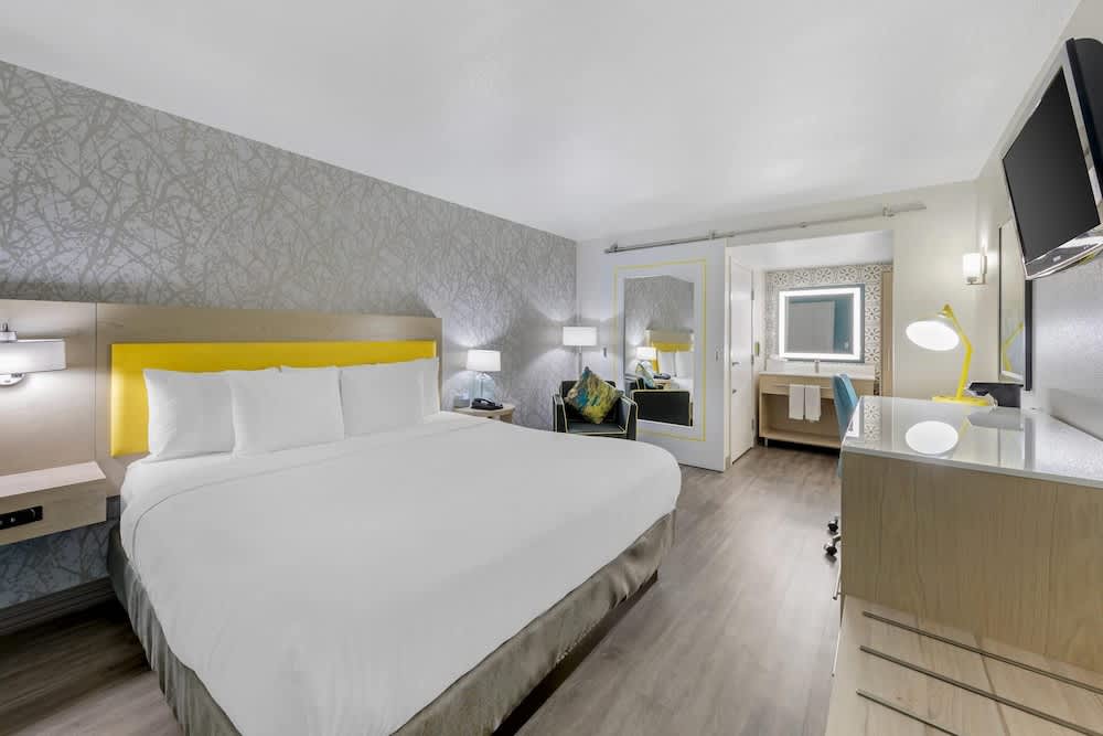 Hillstone Inn Tulare, an Ascend Collection Hotel 1