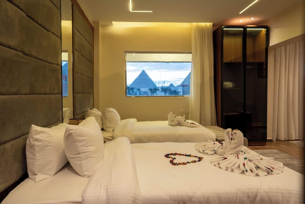 Tuya pyramids inn 1