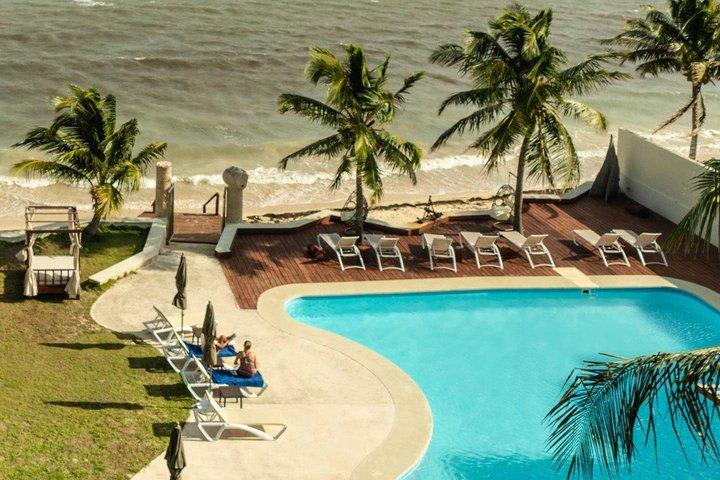 Casa Del Puerto By Mij Beachfront Hotel 1