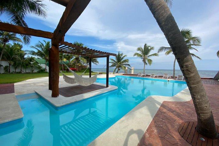 Casa Del Puerto By Mij Beachfront Hotel 2