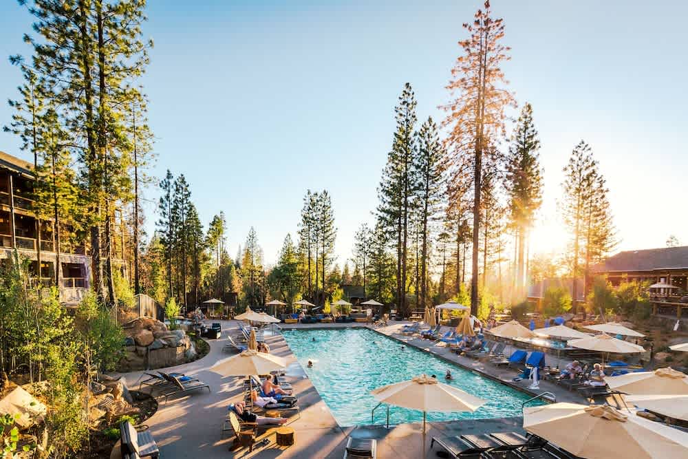 Rush Creek Lodge at Yosemite 1