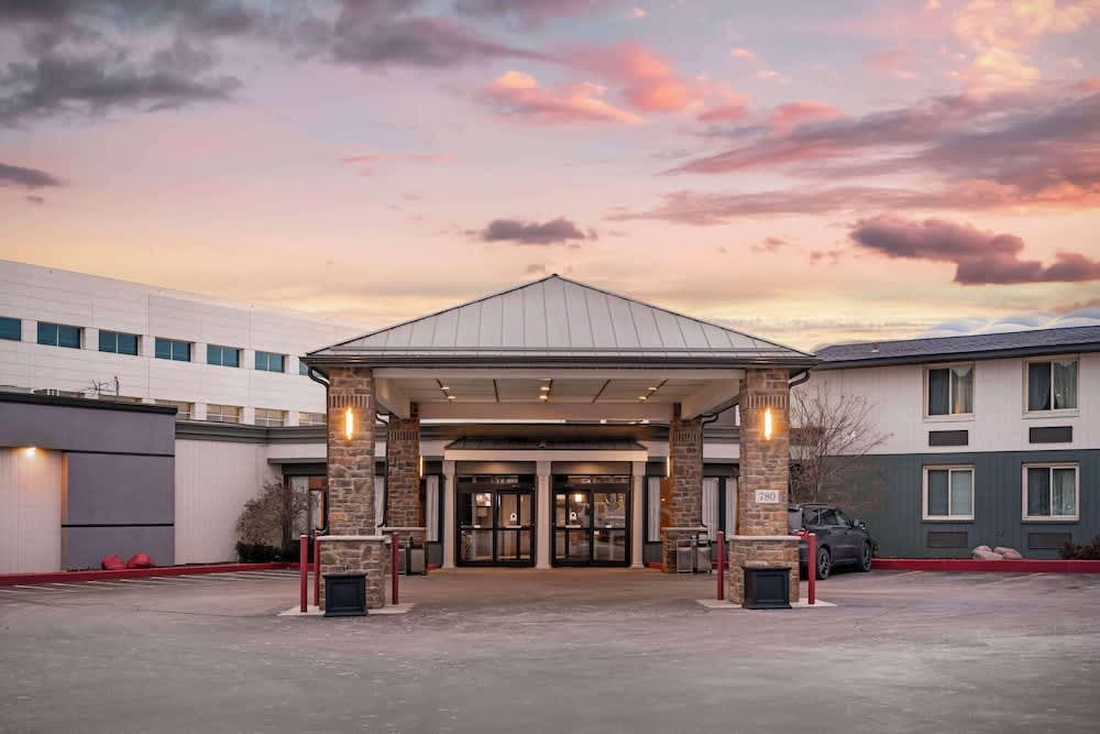 Best Western Green Bay Inn and Conference Center 1