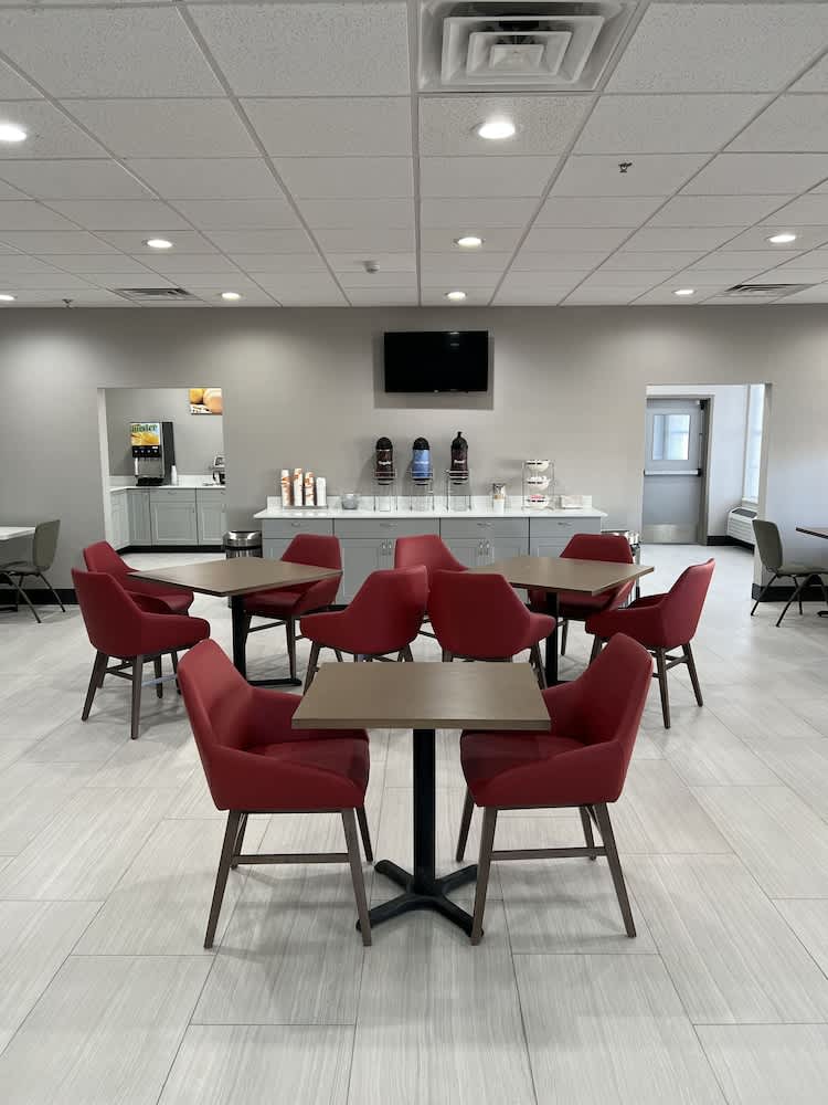 Comfort Inn & Suites 1