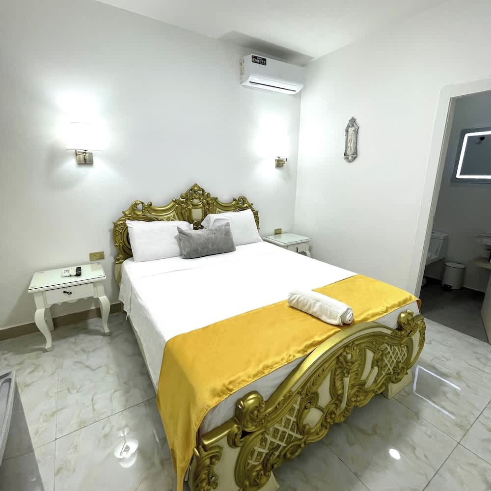 Hotel The Royalty Inn 2