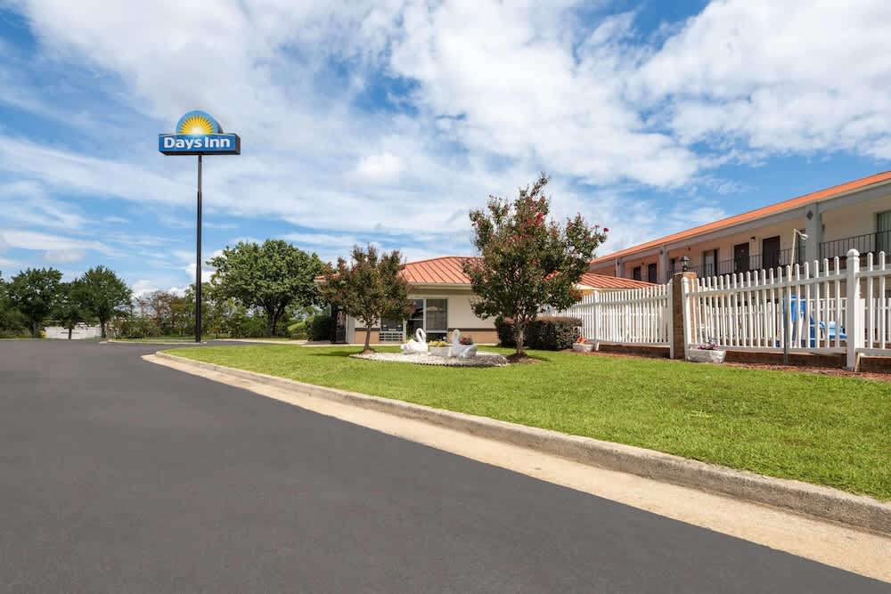 Days Inn by Wyndham Augusta Wheeler Road 1