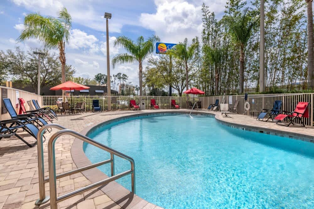 Comfort Inn & Suites Orlando North 1