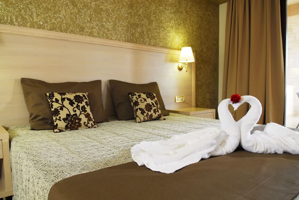 Cactus Royal Spa & Resort Adults Only, Hersonissos | Best deals |  lastminute.com