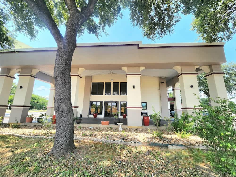 Days Inn by Wyndham San Marcos 1