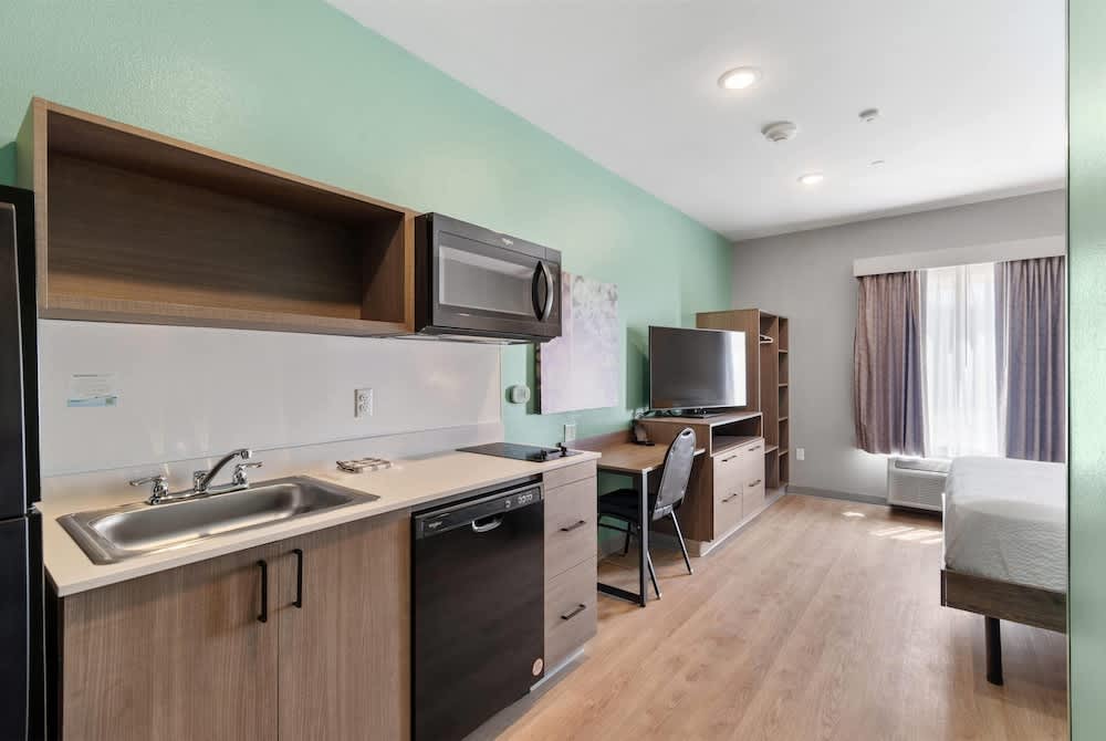 ECHO Suites Extended Stay by Wyndham Houston Katy West 1