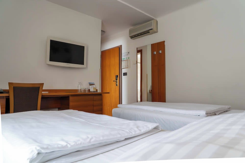 Hotel Piramida 2