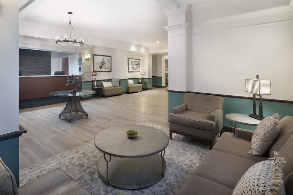 Best Western Plus Frontier Inn 2