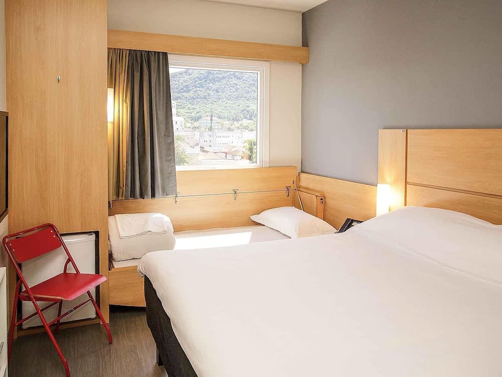 ibis Montenegro 1