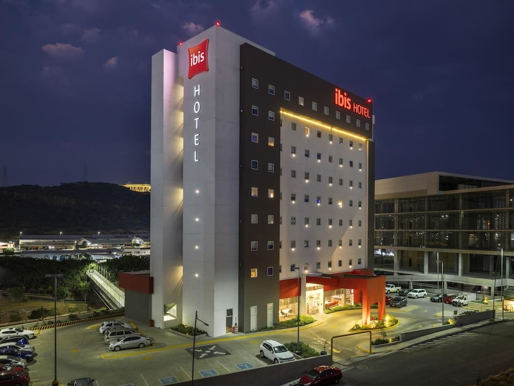 Ibis Queretaro 1