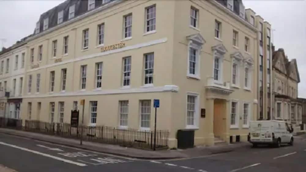 Central Hotel Gloucester by RoomsBooked 1