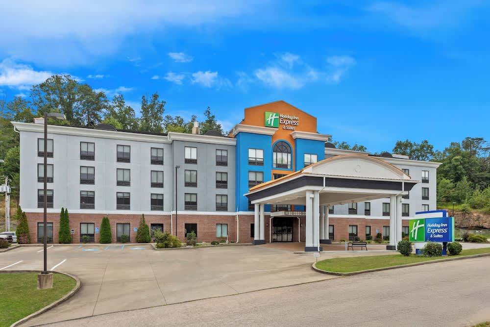 Holiday Inn Express & Suites CHARLESTON NW - CROSS LANES by IHG 1