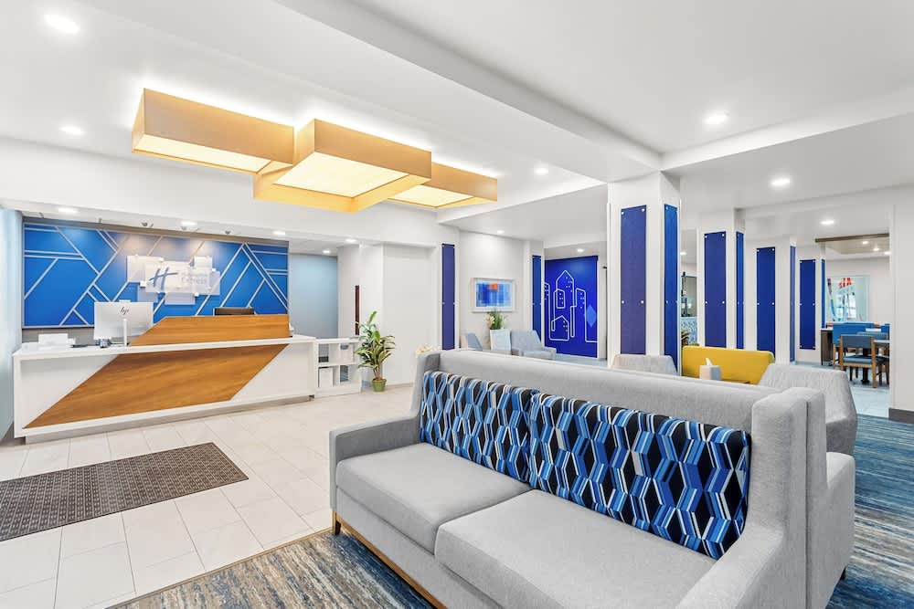 Holiday Inn Express & Suites CHARLESTON NW - CROSS LANES by IHG 2