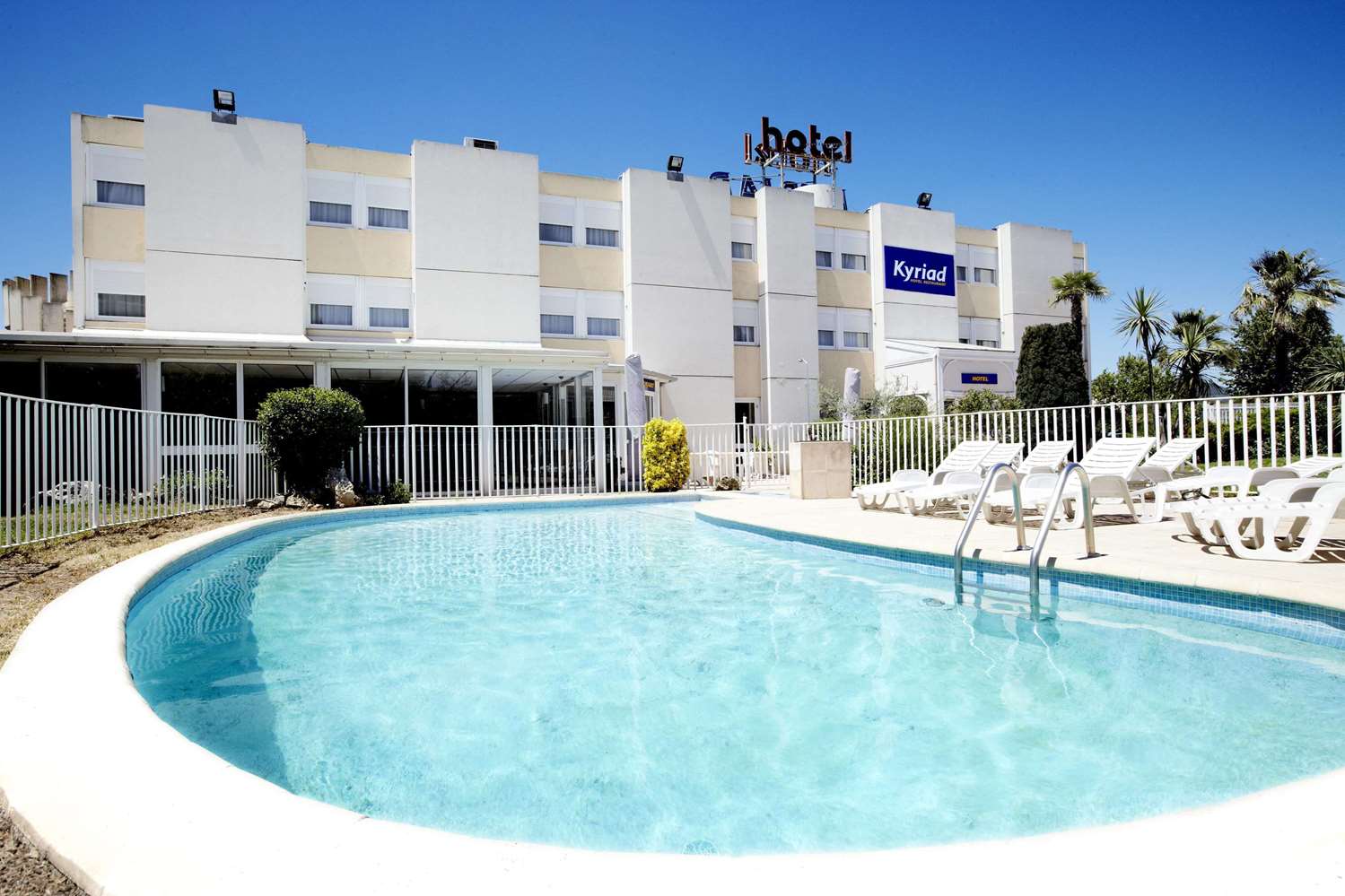 Kyriad Toulon Est Hyeres La Garde 1