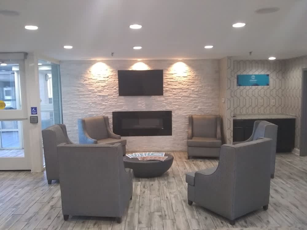 Clarion Pointe - Greensboro Coliseum Area 1