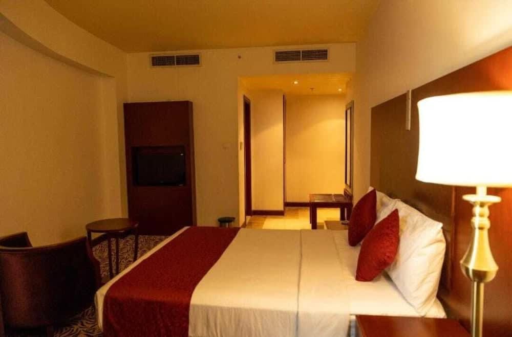 MRA GRAND HOTEL 2