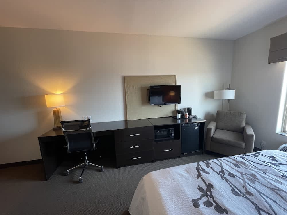 Sleep Inn & Suites Hennessey 2