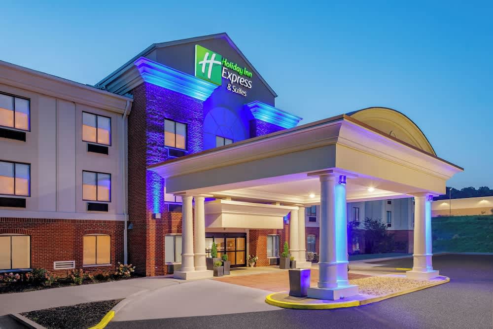 Holiday Inn Express & Suites LANCASTER by IHG 1