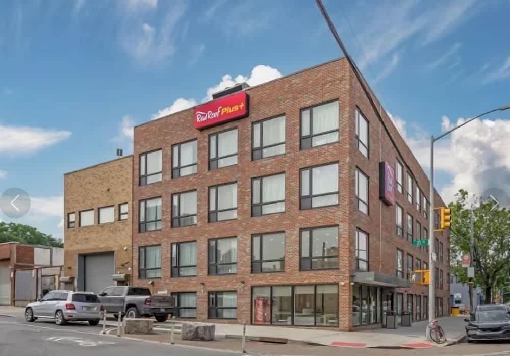 Red Roof Inn PLUS Brooklyn - 3rd Ave 1