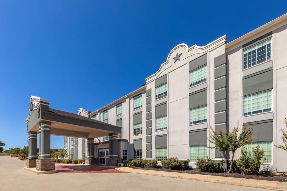 Super 8 by Wyndham San Antonio/Alamodome Area 1