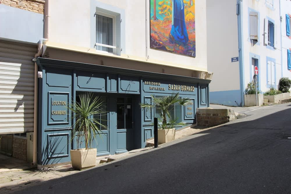 Residence Hoteliere Sarah Bernard 1