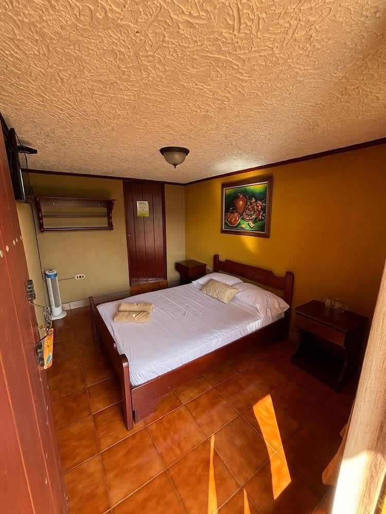 Hotel Tapanti Media de Orosi 2