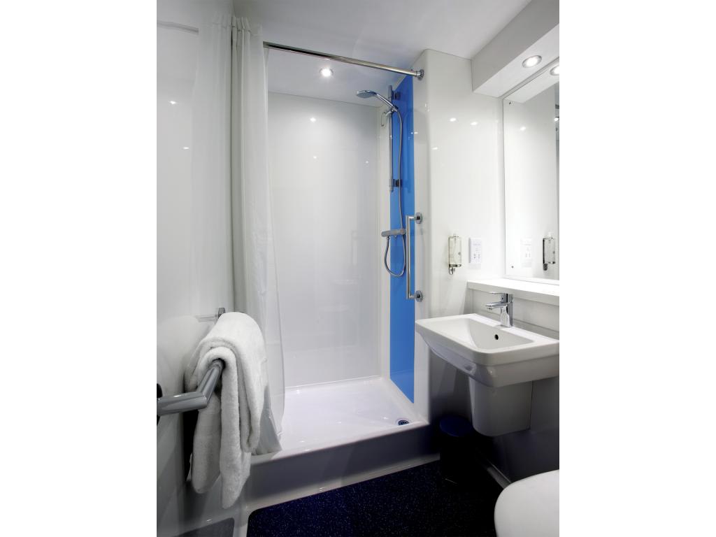 Travelodge Birmingham Central 1