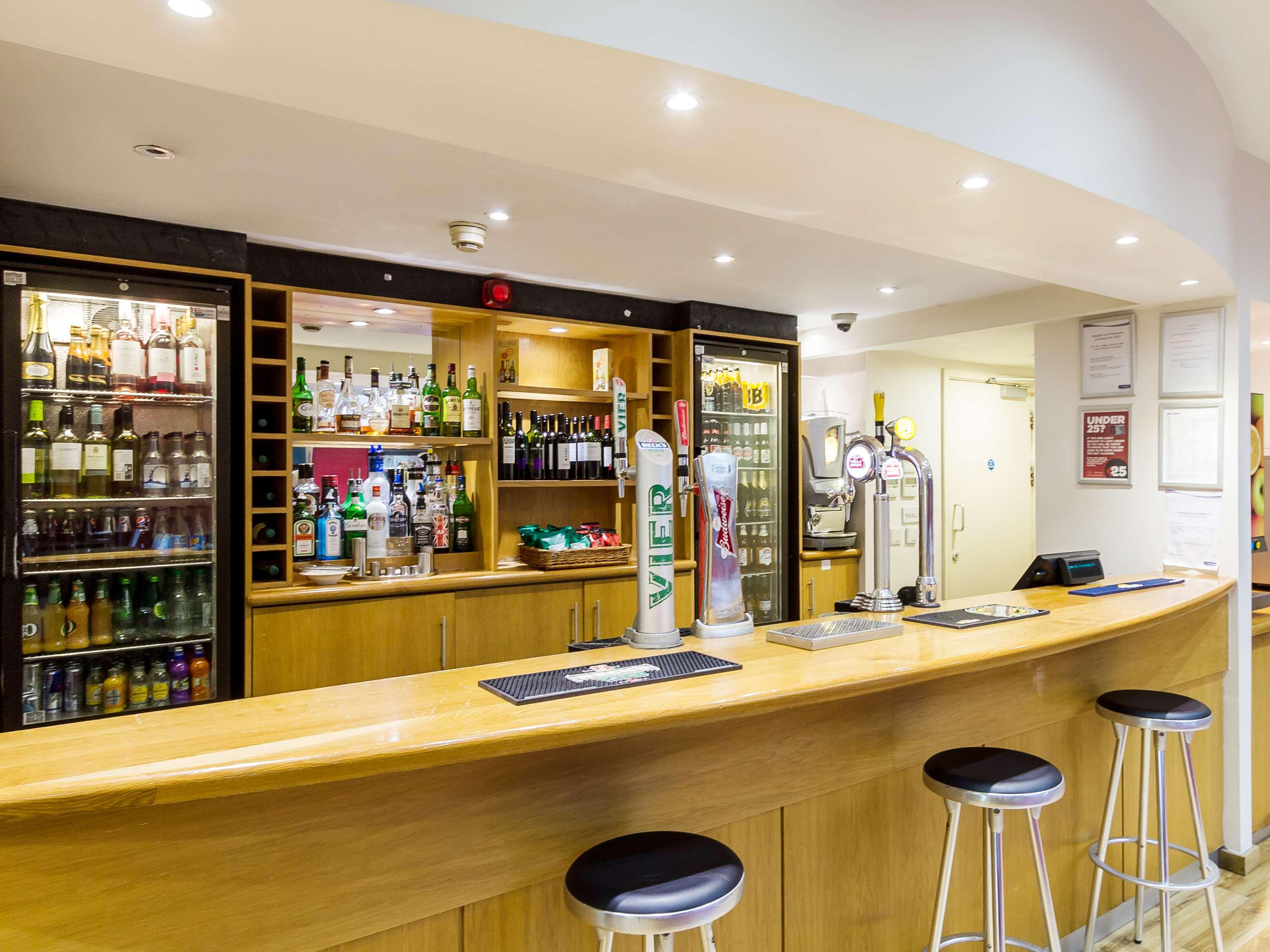 Travelodge Guildford 1