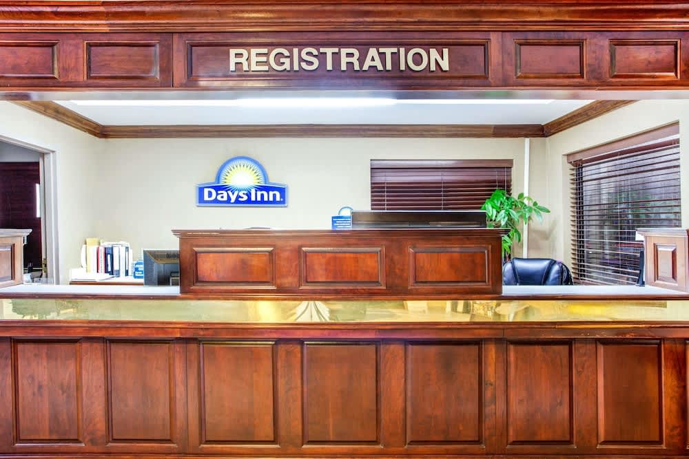 Days Inn By Wyndham Kennesaw 2