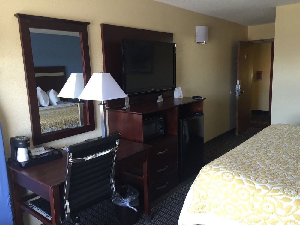 DAYS INN -NEW HAVEN 1
