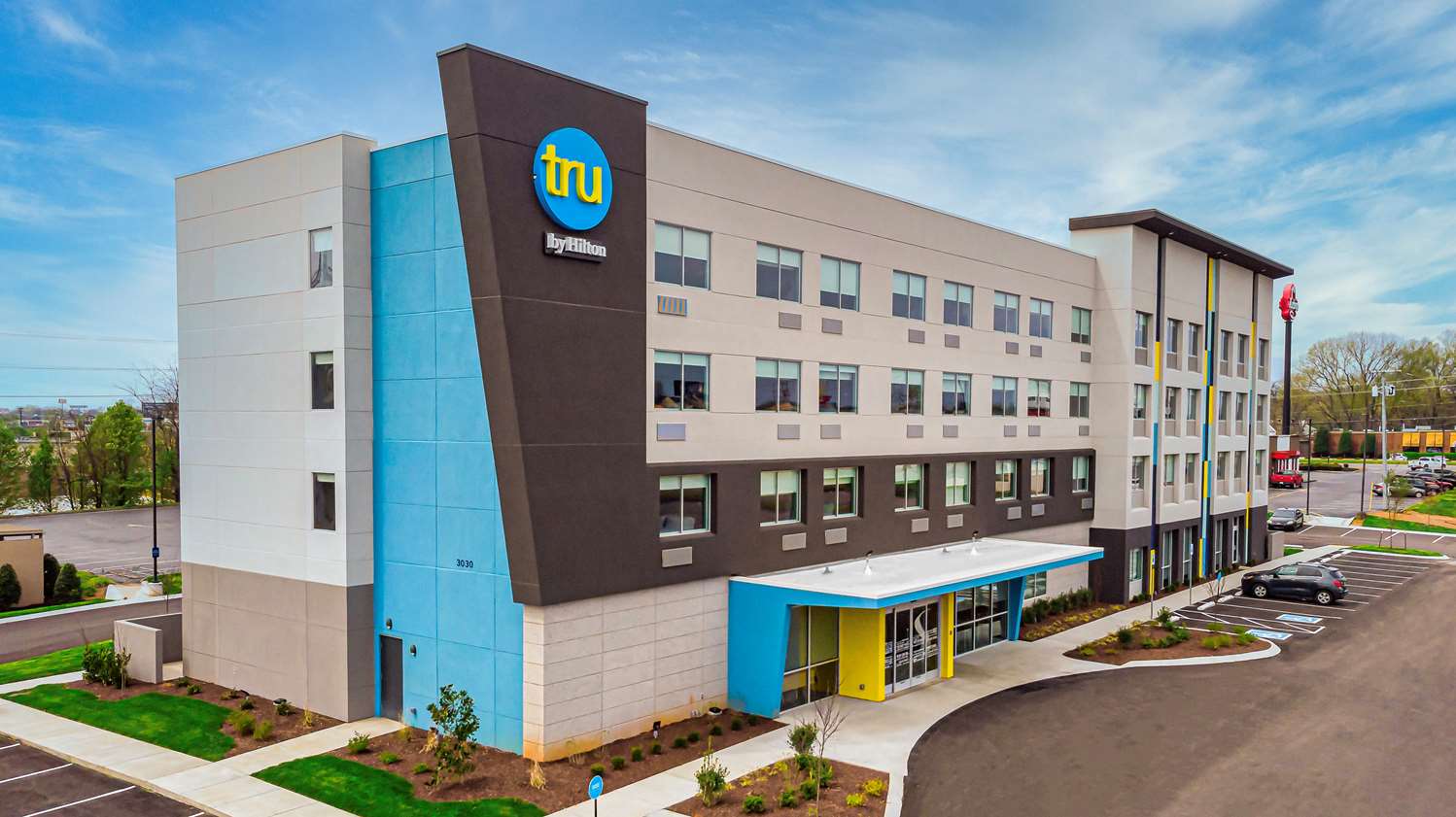 TRU By Hilton Clarksville 1