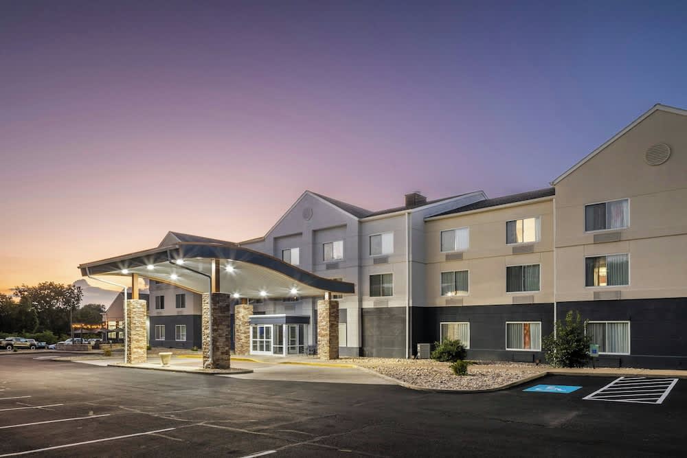 Fairfield Inn & Suites Butler 1